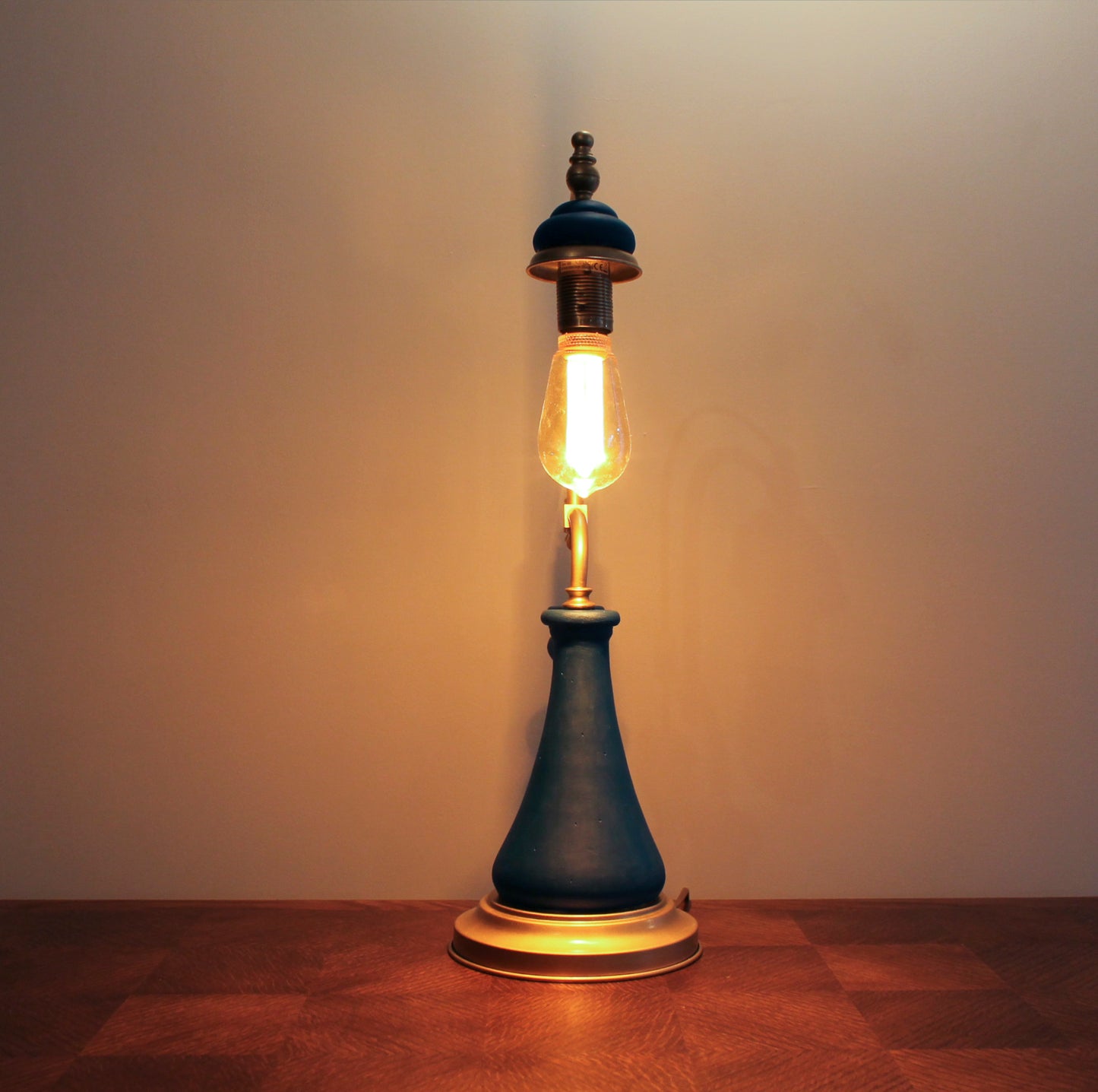 N°18 - Lampe à poser métal et bois