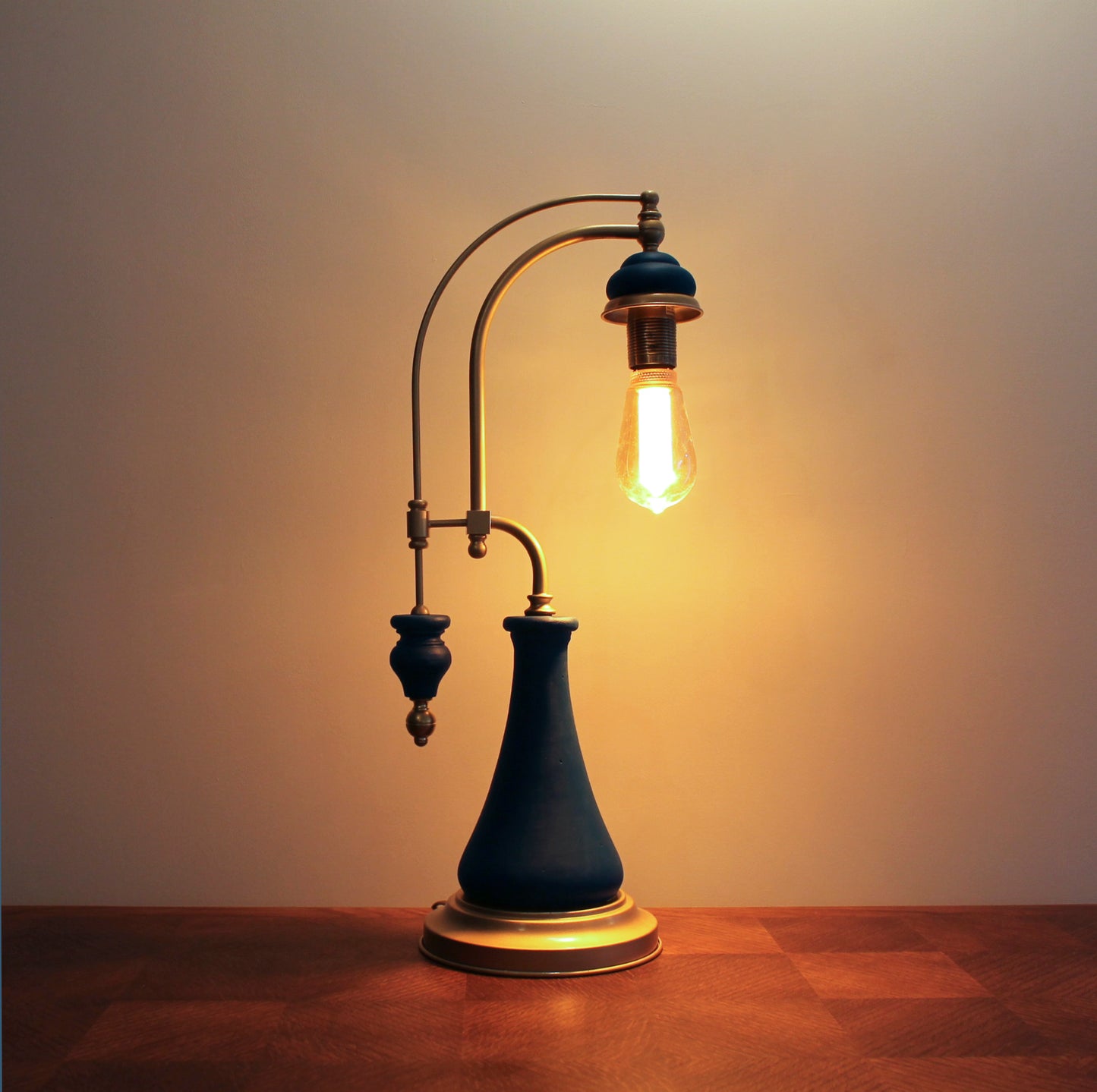 N°18 - Lampe à poser métal et bois