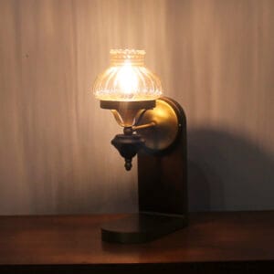 N°34 - Lampe avec cloche en verre